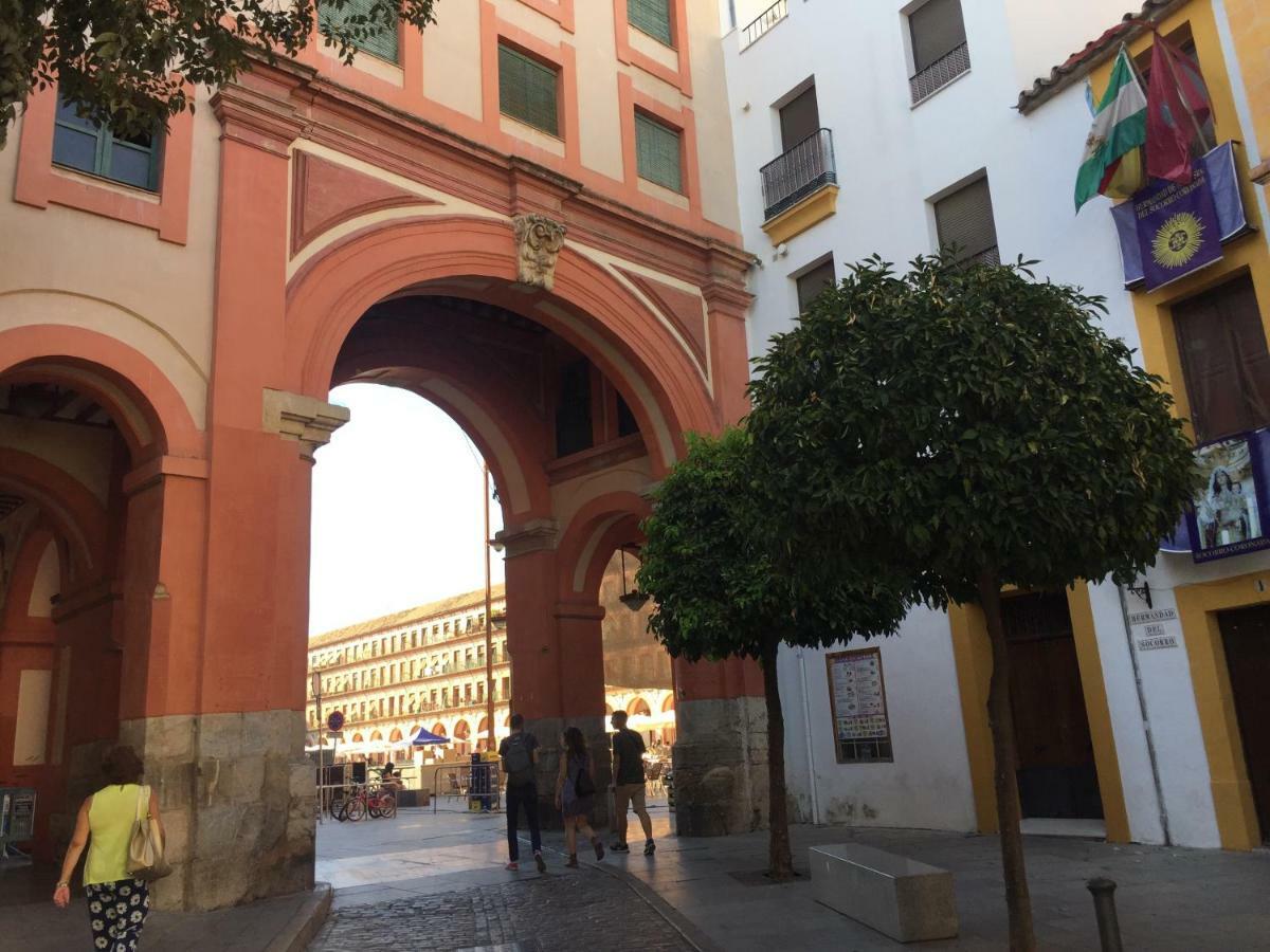 Apartamento Plaza De La Corredera Cordoba Exterior photo